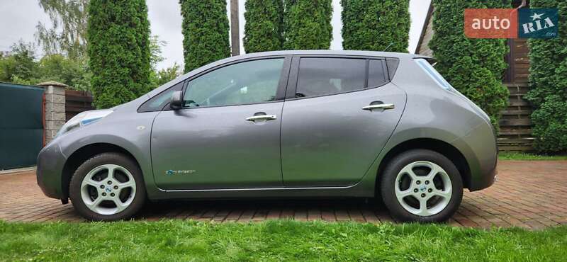 Хэтчбек Nissan Leaf 2014 в Ровно