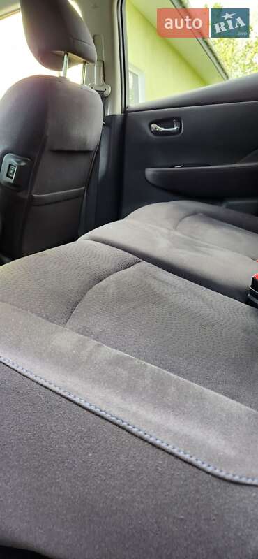 Хэтчбек Nissan Leaf 2014 в Ровно
