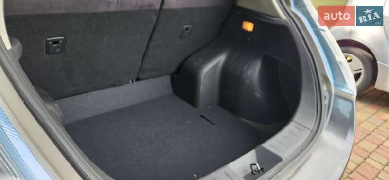 Хэтчбек Nissan Leaf 2014 в Ровно