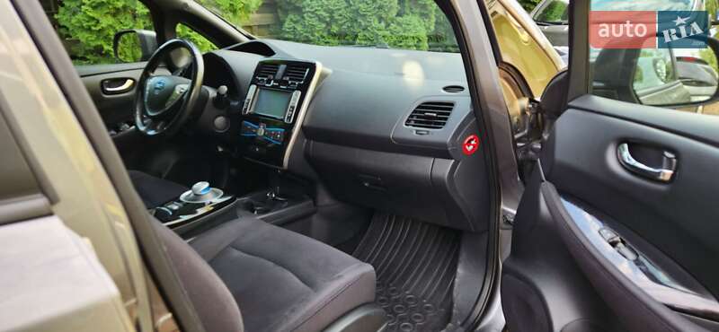 Хэтчбек Nissan Leaf 2014 в Ровно