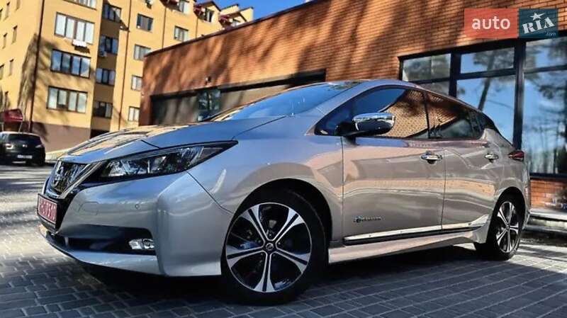 Хэтчбек Nissan Leaf 2018 в Кропивницком фото Хэтчбек Nissan Leaf 2018 в Кропивницком