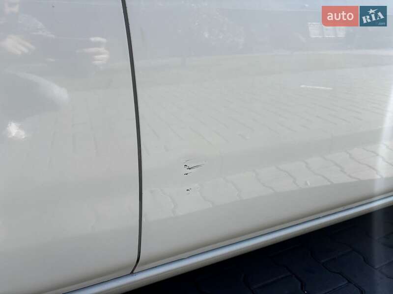 Хэтчбек Nissan Leaf 2013 в Одессе