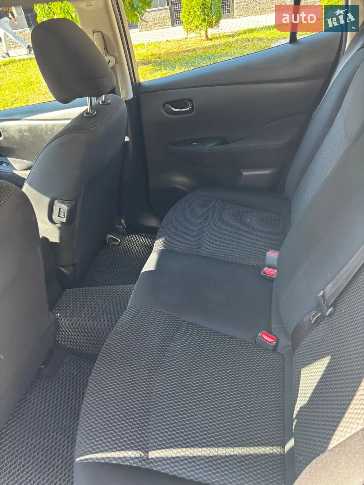 2013 Nissan Leaf - мініатюра 11