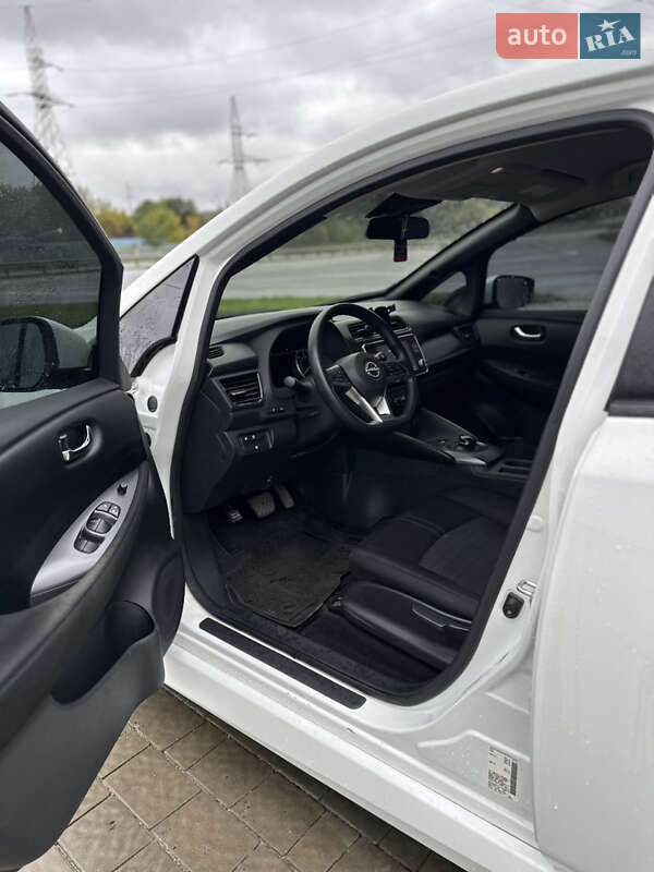 Хэтчбек Nissan Leaf 2023 в Тернополе