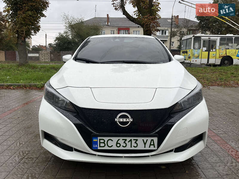 Хэтчбек Nissan Leaf 2023 в Тернополе