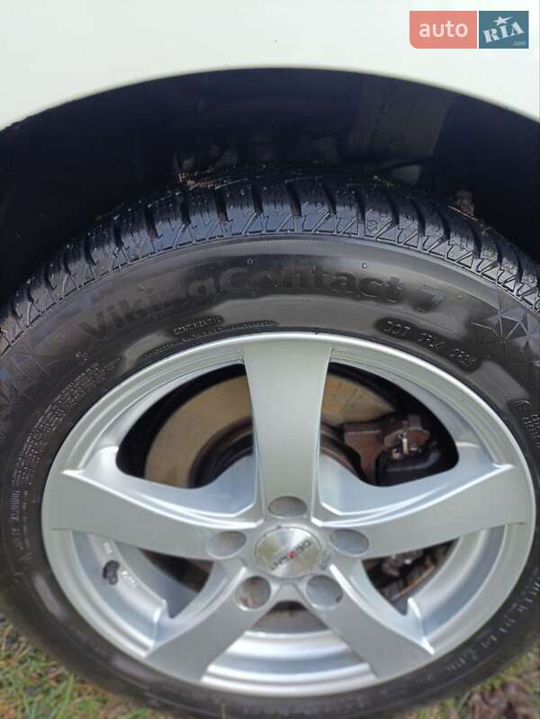 Хетчбек Nissan Leaf 2014 в Кропивницькому фото 24 Хетчбек Nissan Leaf 2014 в Кропивницькому