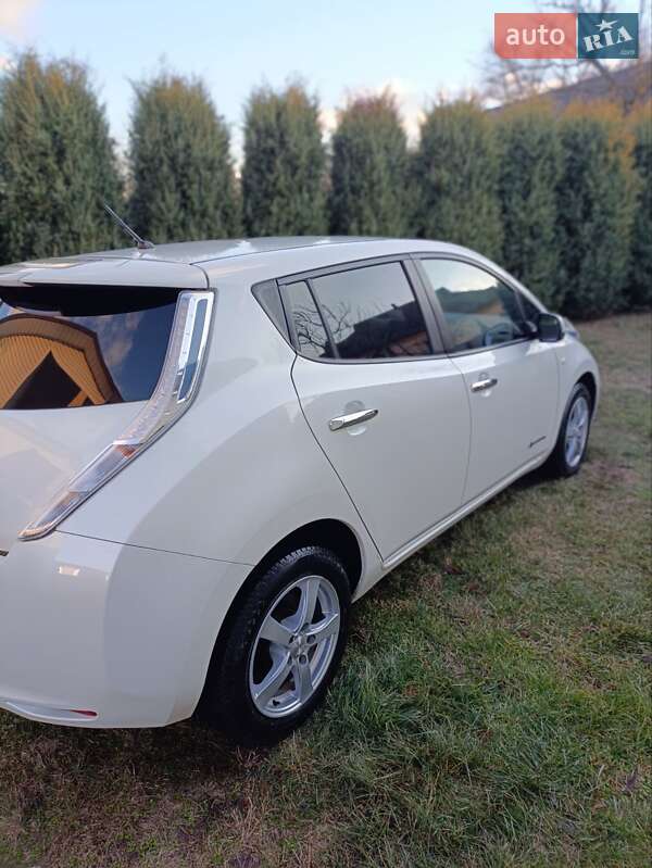 Хетчбек Nissan Leaf 2014 в Кропивницькому фото 27 Хетчбек Nissan Leaf 2014 в Кропивницькому