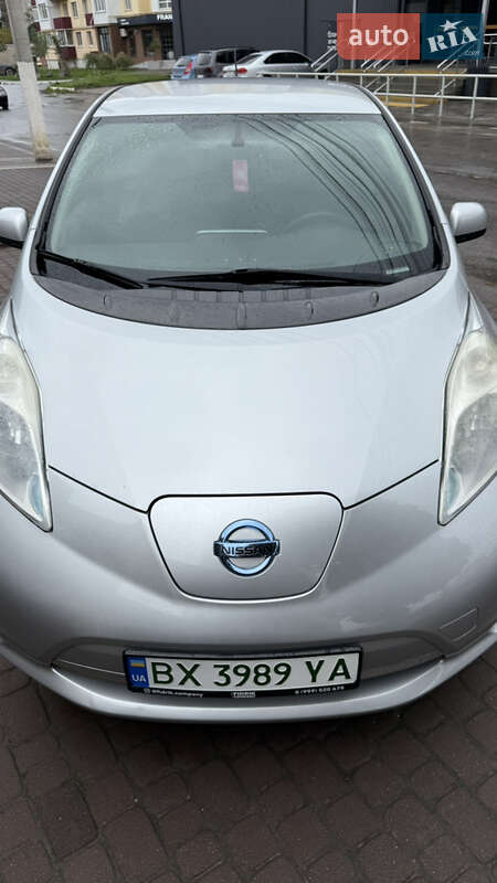 Хэтчбек Nissan Leaf 2014 в Каменец-Подольском