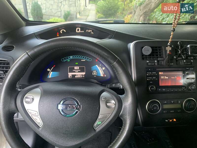 Хэтчбек Nissan Leaf 2015 в Львове