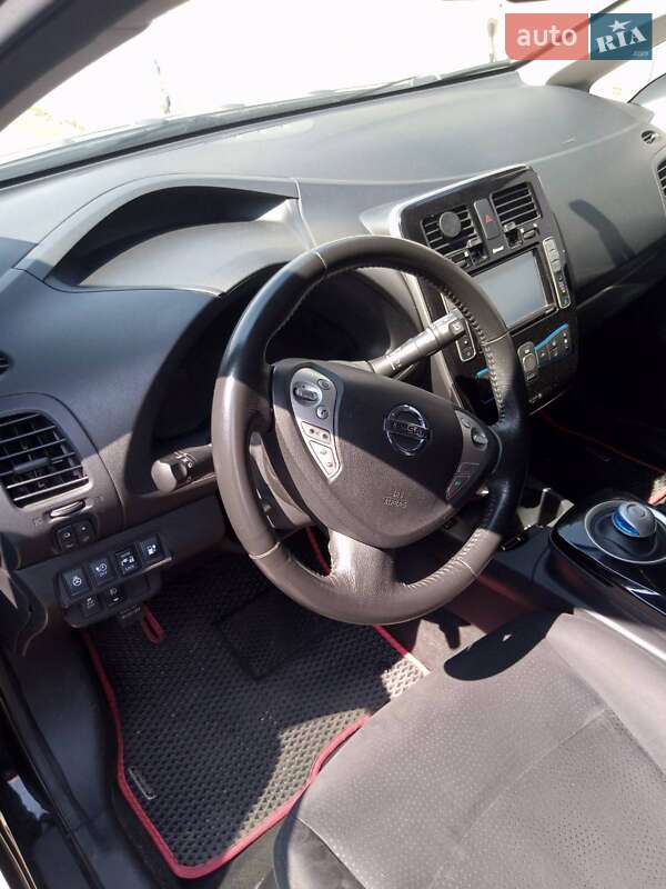 Хетчбек Nissan Leaf 2015 в Києві фото 6 Хетчбек Nissan Leaf 2015 в Києві