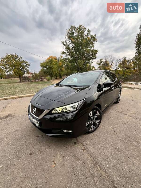 Хэтчбек Nissan Leaf 2018 в Днепре