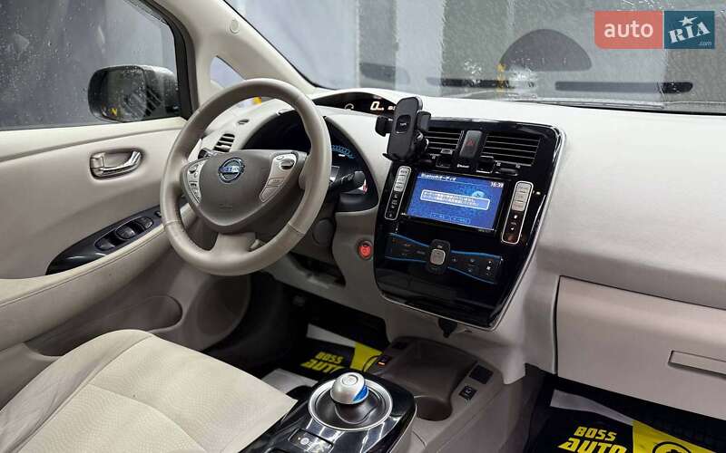 Хетчбек Nissan Leaf 2013 в Чернівцях
