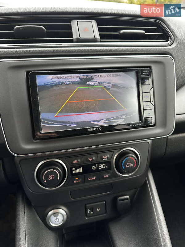 Хэтчбек Nissan Leaf 2019 в Киеве