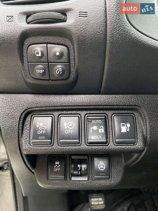 Хэтчбек Nissan Leaf 2015 в Черновцах