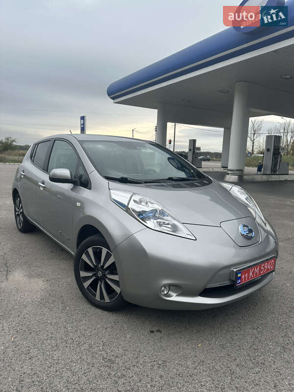 Хетчбек Nissan Leaf 2015 в Кам'янському