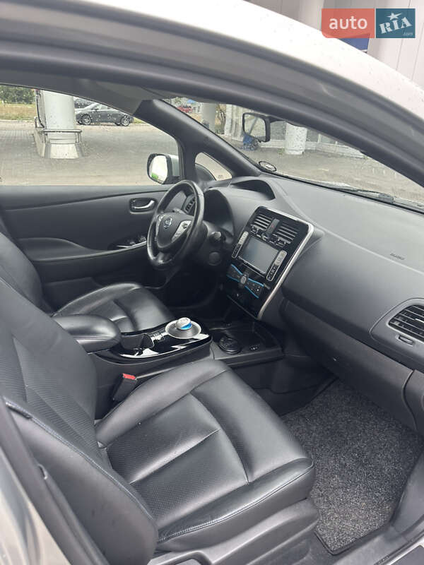 Хетчбек Nissan Leaf 2015 в Кам'янському