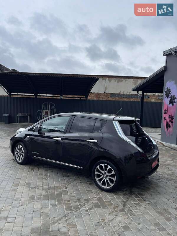 Хетчбек Nissan Leaf 2014 в Звенигородці фото 10 Хетчбек Nissan Leaf 2014 в Звенигородці
