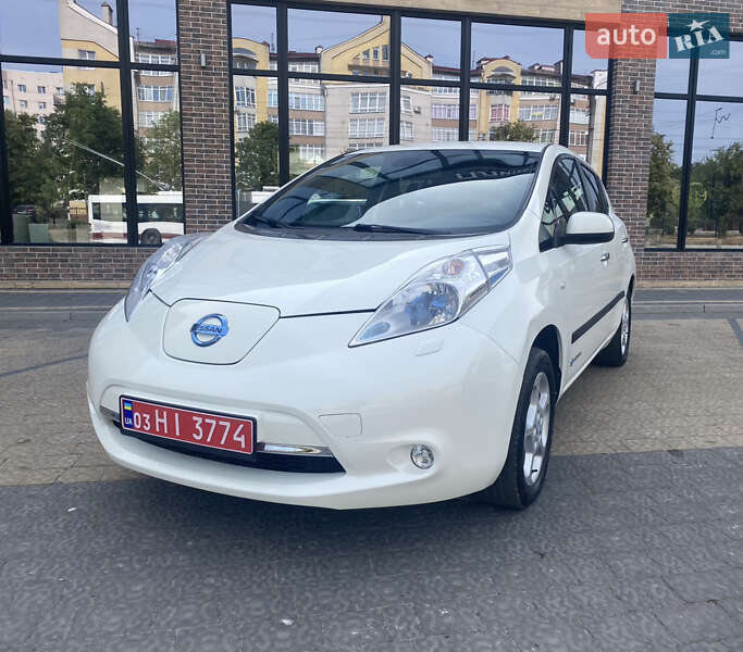 Хетчбек Nissan Leaf 2014 в Івано-Франківську