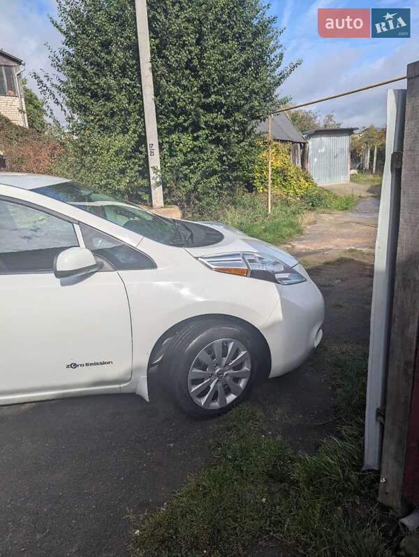 Хэтчбек Nissan Leaf 2014 в Житомире
