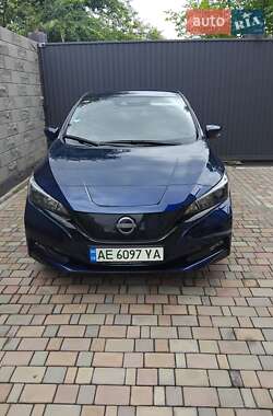 Хэтчбек Nissan Leaf 2023 в 