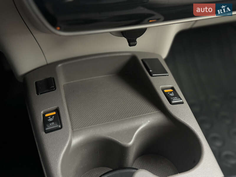 Хетчбек Nissan Leaf 2013 в Вінниці