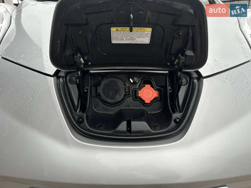Хетчбек Nissan Leaf 2015 в Сокалі фото 16 Хетчбек Nissan Leaf 2015 в Сокалі