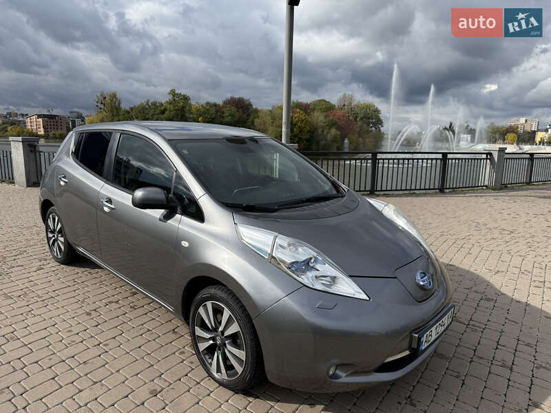 Хетчбек Nissan Leaf 2015 в Вінниці