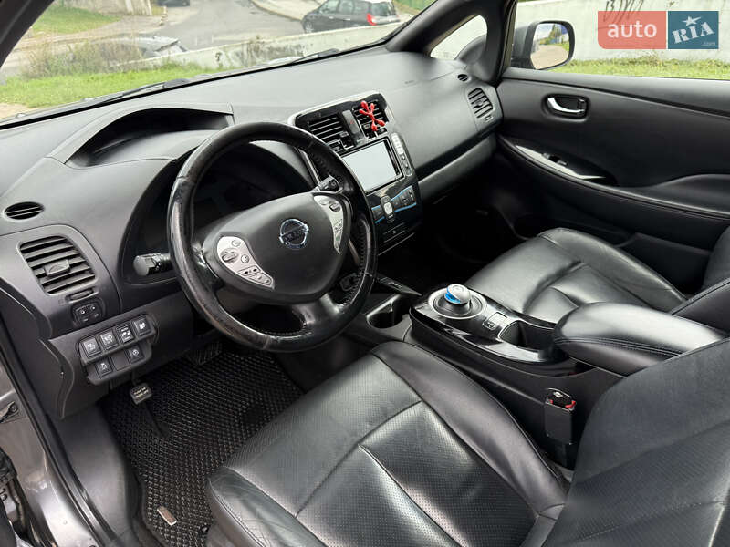 Хетчбек Nissan Leaf 2015 в Вінниці