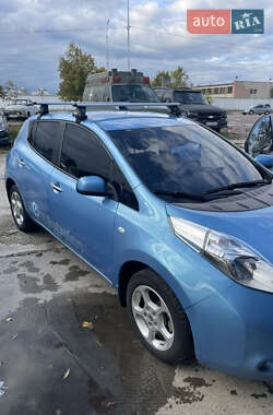 Хэтчбек Nissan Leaf 2011 в 