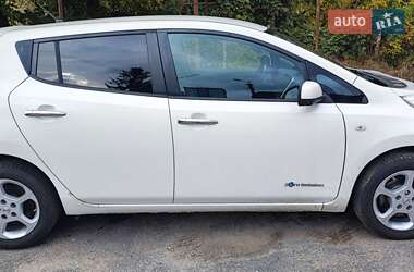 Хэтчбек Nissan Leaf 2015 в 