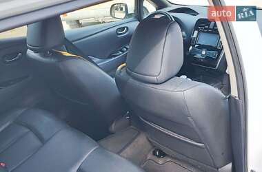 Хэтчбек Nissan Leaf 2015 в 
