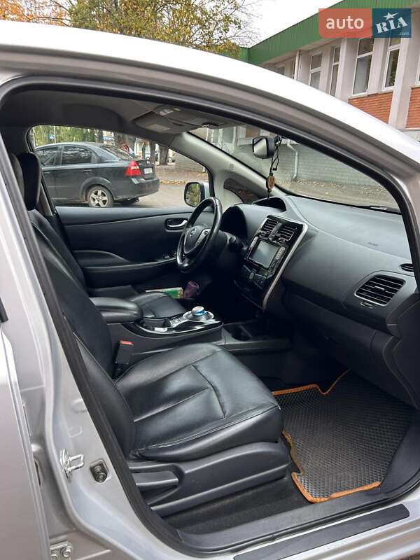 Хетчбек Nissan Leaf 2014 в Черкасах фото 17 Хетчбек Nissan Leaf 2014 в Черкасах