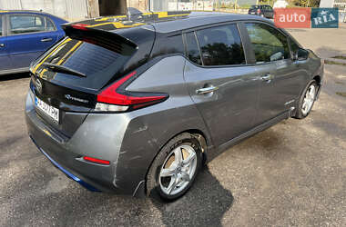 Хэтчбек Nissan Leaf 2018 в 