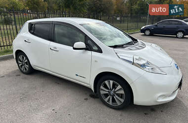 Хэтчбек Nissan Leaf 2013 в Днепре