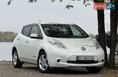 Хэтчбек Nissan Leaf 2012 в 