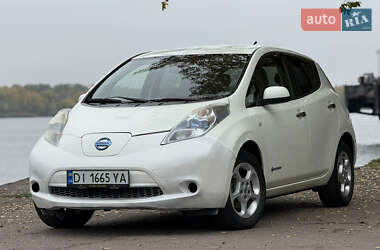 Хэтчбек Nissan Leaf 2012 в 
