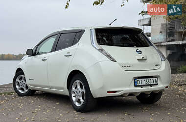 Хэтчбек Nissan Leaf 2012 в 