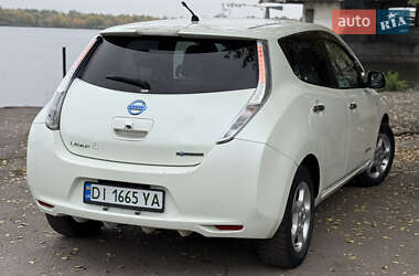 Хэтчбек Nissan Leaf 2012 в 