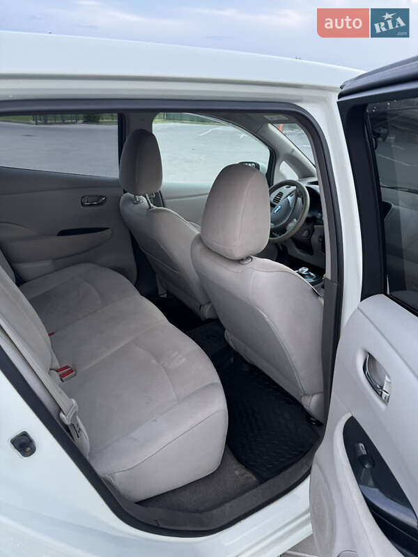 Хэтчбек Nissan Leaf 2011 в Виннице