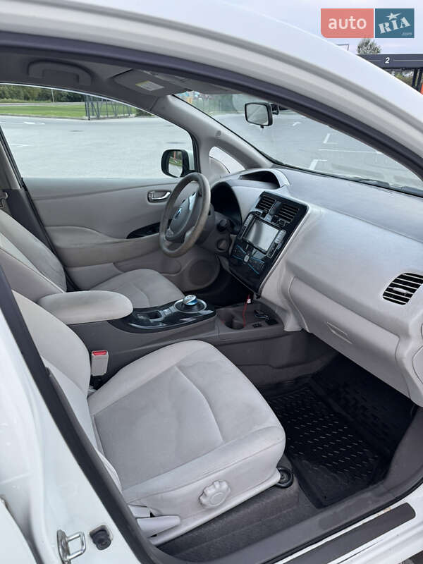 Хэтчбек Nissan Leaf 2011 в Виннице