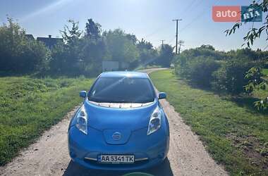 Хетчбек Nissan Leaf 2014 в  фото 5 Хетчбек Nissan Leaf 2014 в