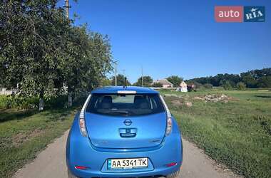 Хетчбек Nissan Leaf 2014 в  фото 14 Хетчбек Nissan Leaf 2014 в