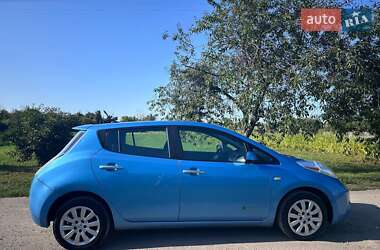 Хетчбек Nissan Leaf 2014 в  фото 20 Хетчбек Nissan Leaf 2014 в
