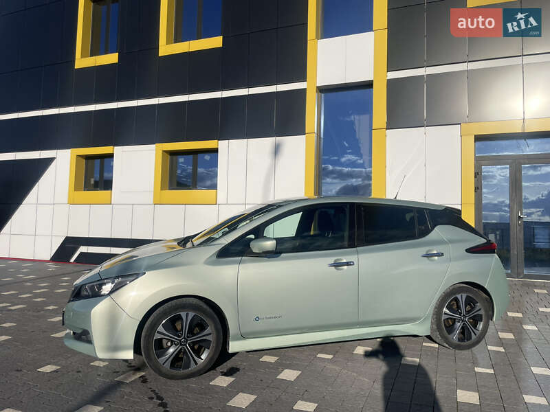 Хэтчбек Nissan Leaf 2018 в Тернополе
