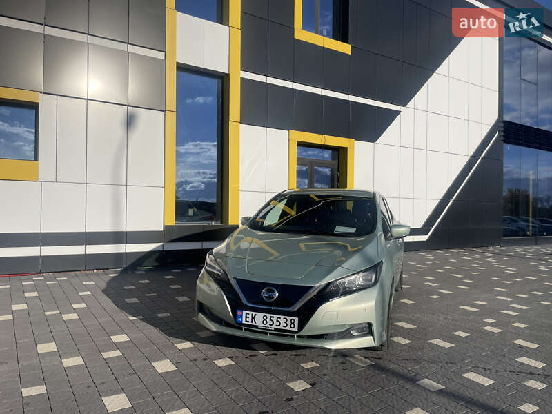 Хэтчбек Nissan Leaf 2018 в Тернополе