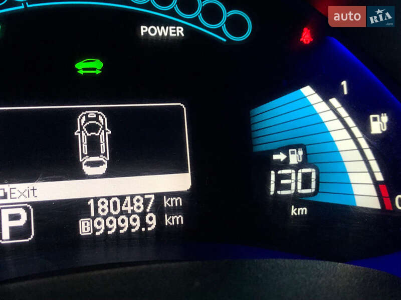 Хэтчбек Nissan Leaf 2015 в Днепре