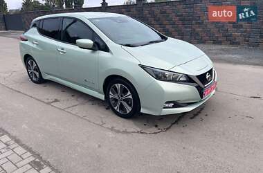 Хэтчбек Nissan Leaf 2018 в 
