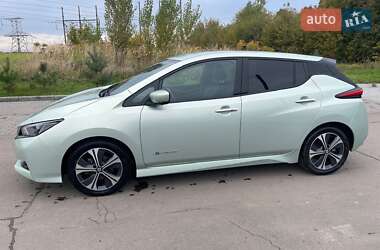 Хэтчбек Nissan Leaf 2018 в 