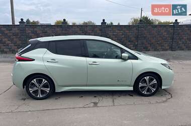 Хэтчбек Nissan Leaf 2018 в 