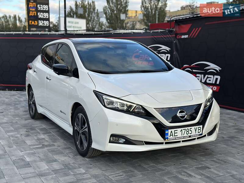 Хетчбек Nissan Leaf 2018 в Дніпрі